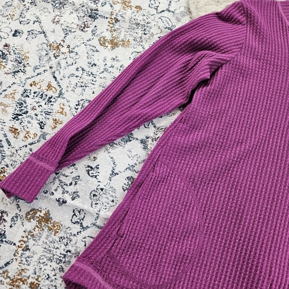 LOGO Lounge by Lori Goldstein Cloud Waffle Split Neck Top Wanda US Small - Picture 2 of 8